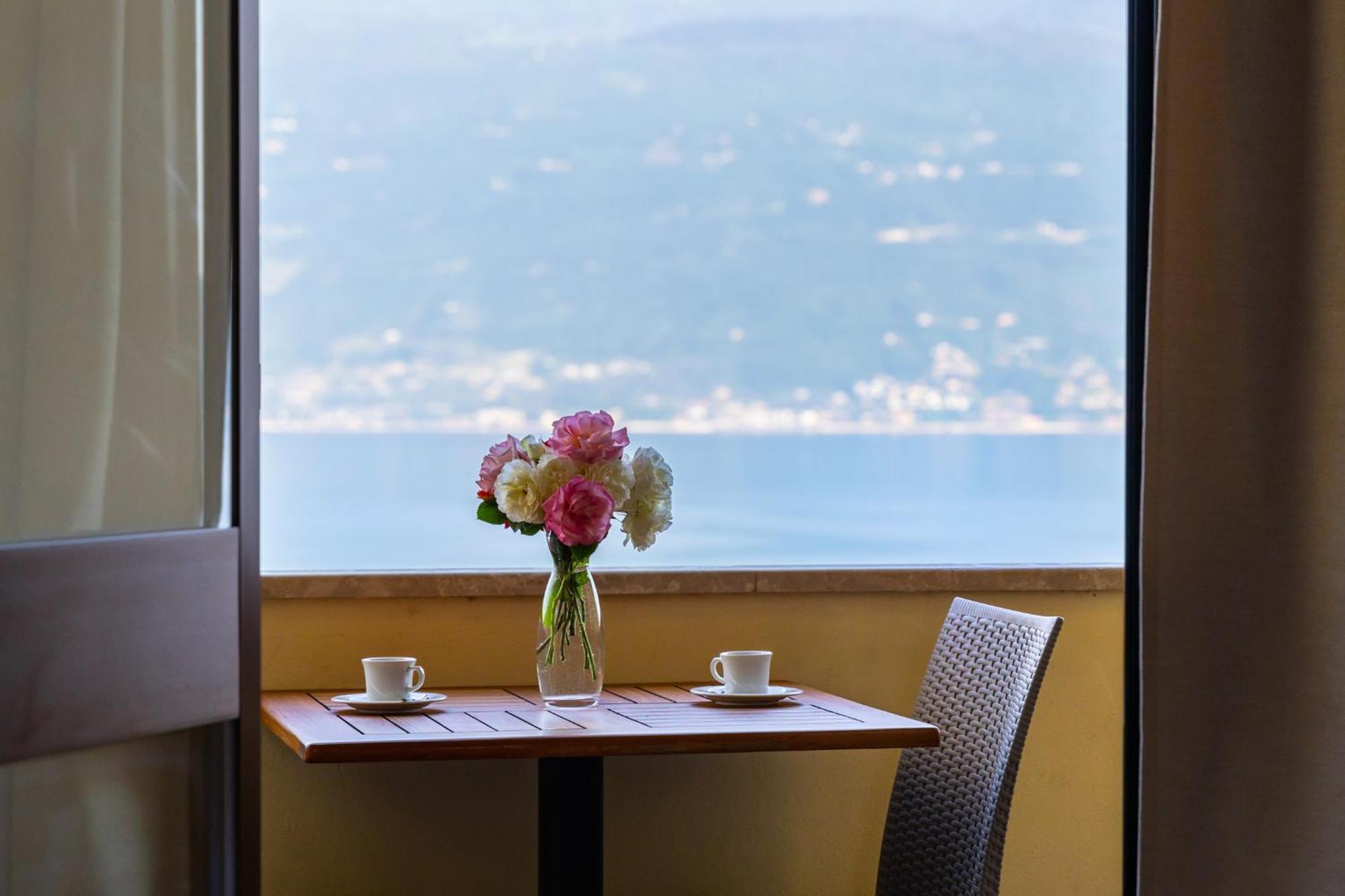 Hotel Meandro - Lake View Gargnano Chambre photo
