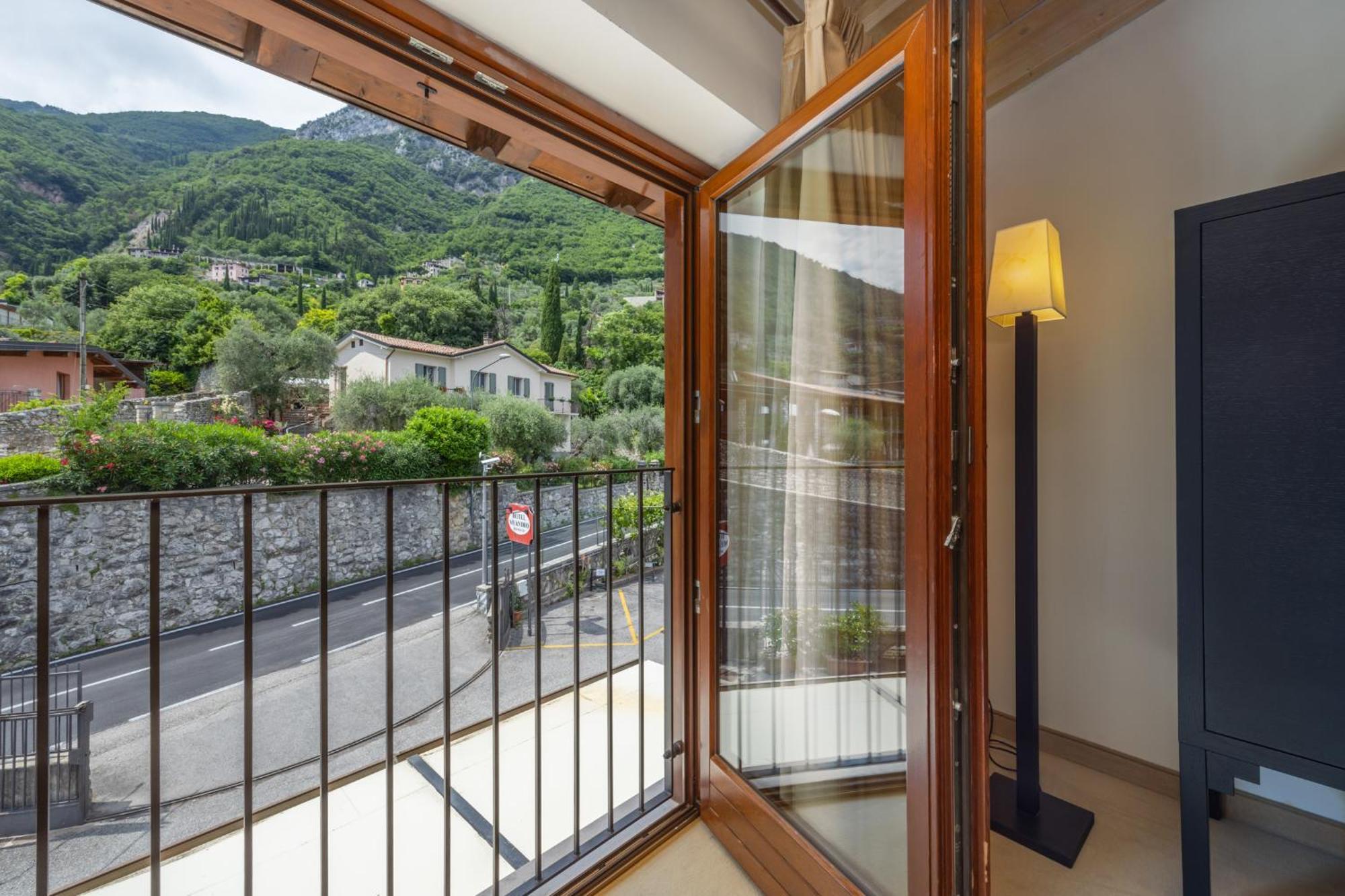Hotel Meandro - Lake View Gargnano Chambre photo