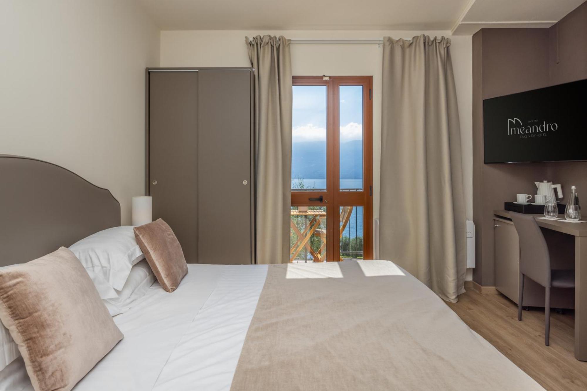 Hotel Meandro - Lake View Gargnano Extérieur photo