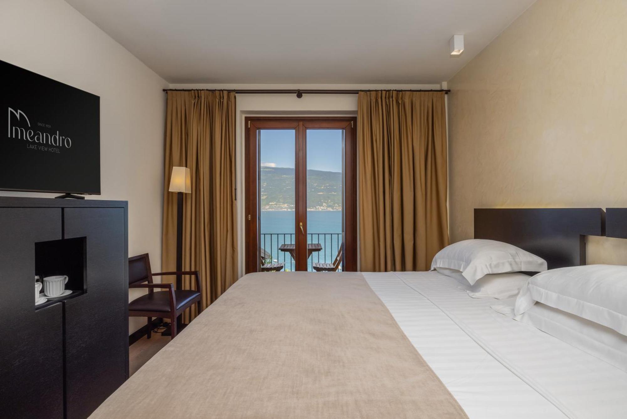 Hotel Meandro - Lake View Gargnano Extérieur photo