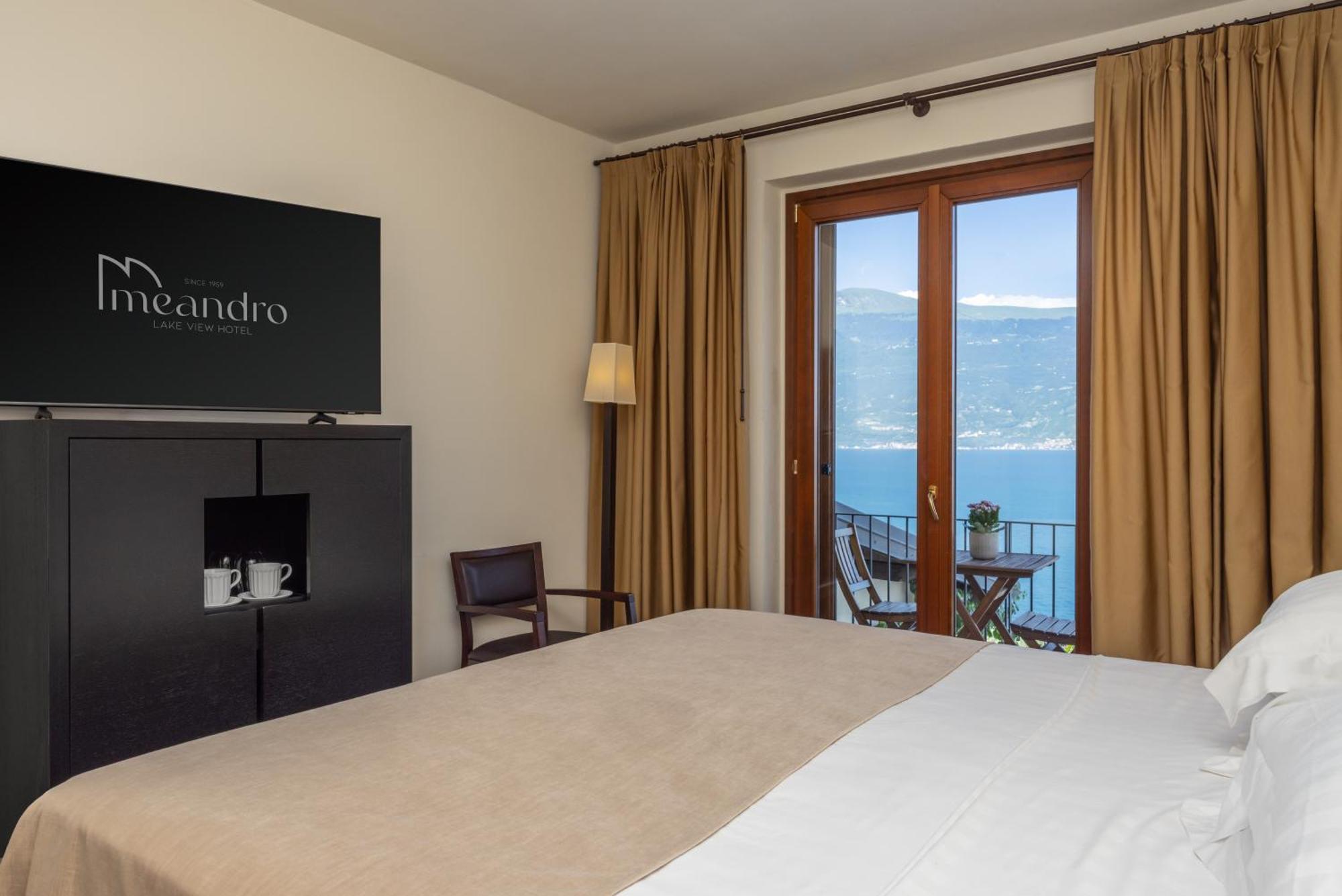 Hotel Meandro - Lake View Gargnano Extérieur photo