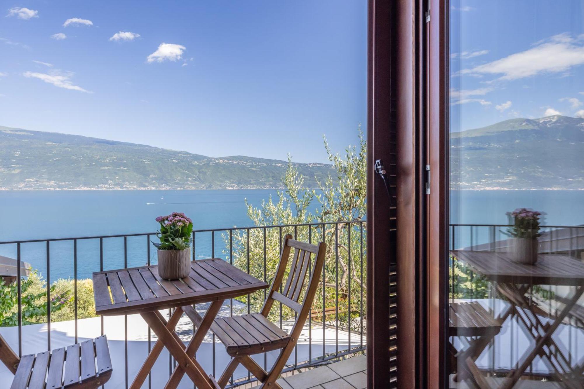 Hotel Meandro - Lake View Gargnano Extérieur photo